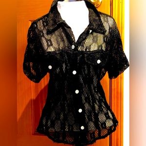 MAGAZINE sM blk crochet camp shirt Super cute and versatile! Looks new